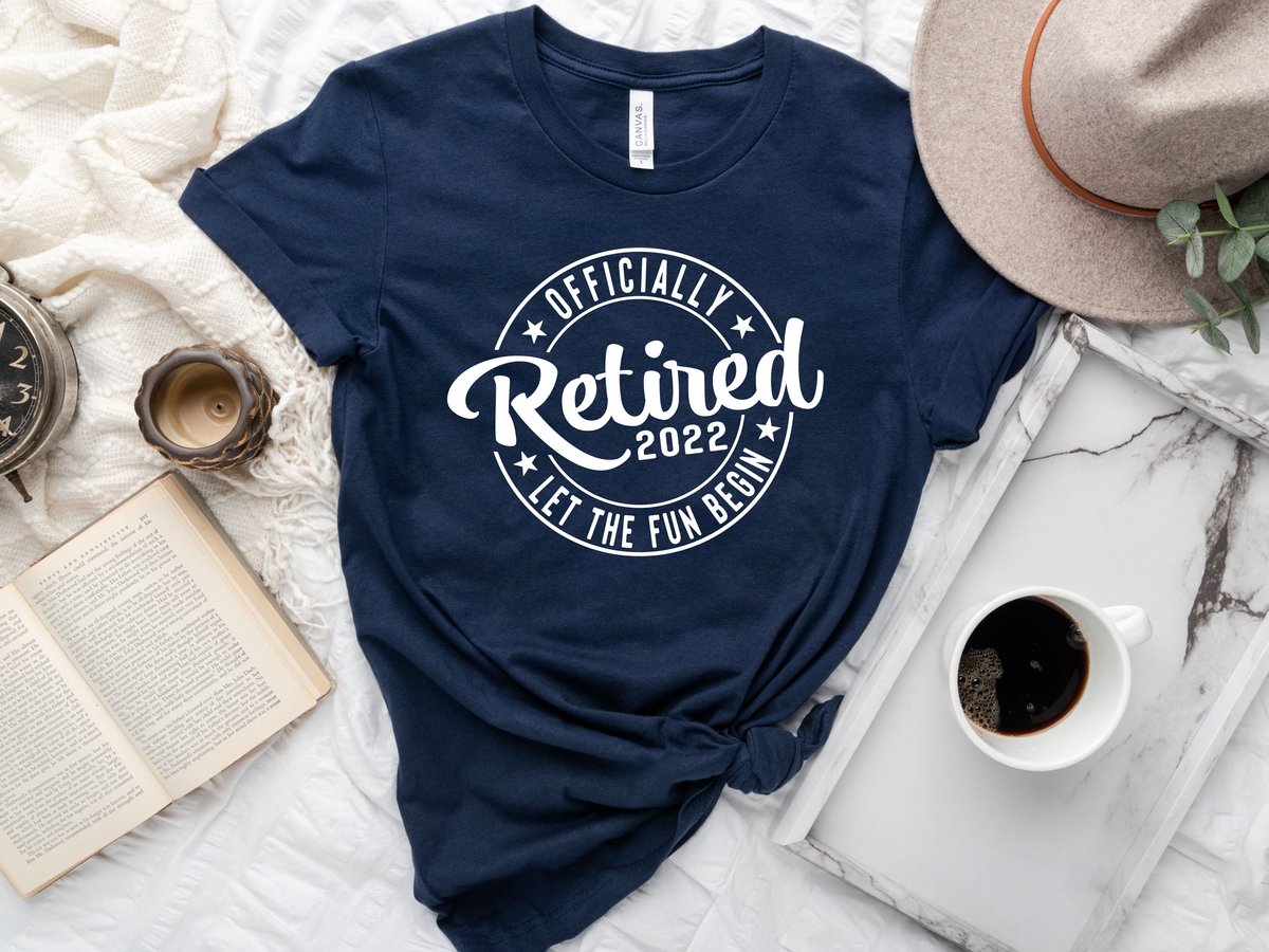 Lykke Officially Retired Let The Fun Begin| Cadeau T-shirt voor heren | Vaders dag Cadeau|Grappige Pensioen Cadeau| Navy Maat L